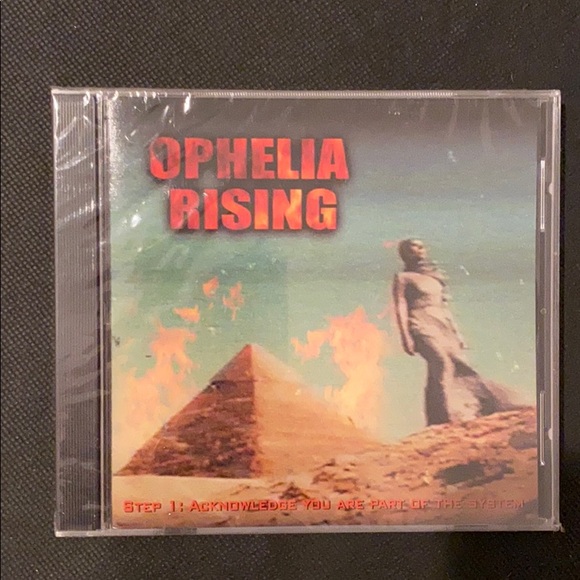 Ophelia Rising patch, buttons, CD collectors set - Picture 4 of 6